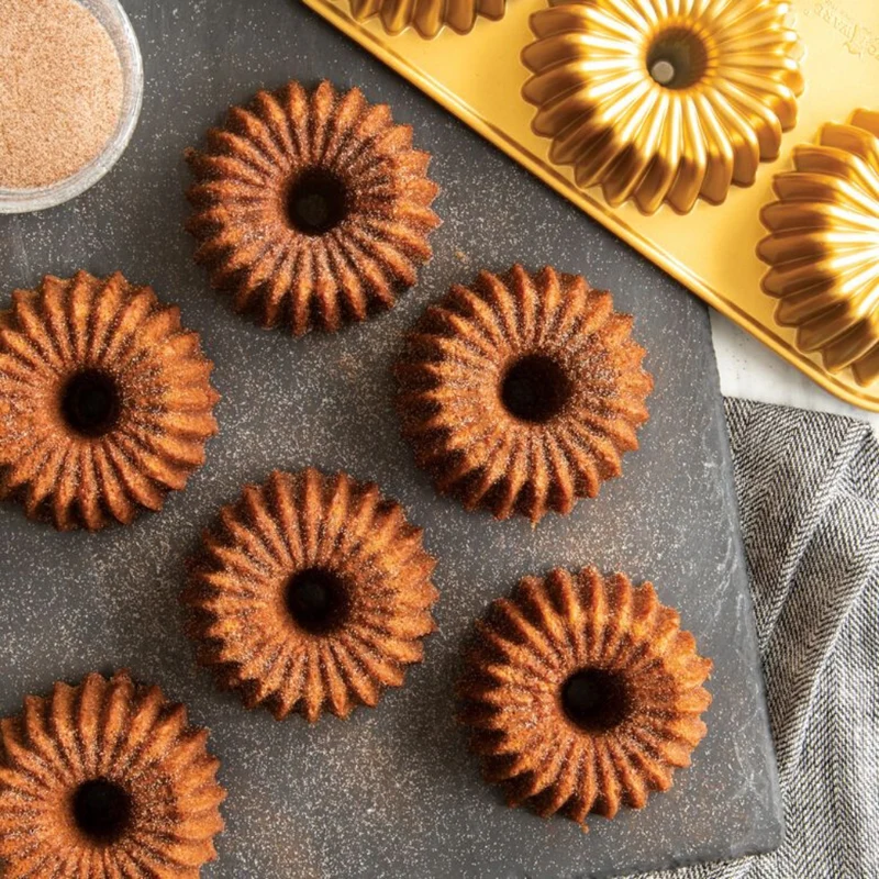 Molde dorado brilliance Bundtlette Nordic Ware