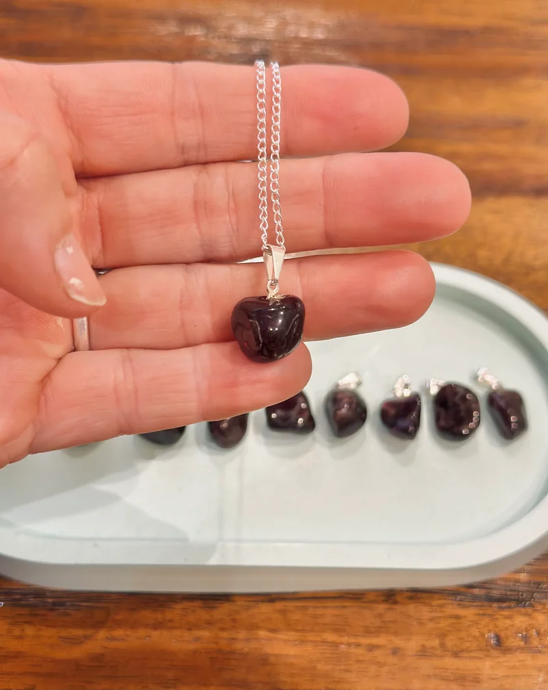 Colgante de Granate rodado con cadena