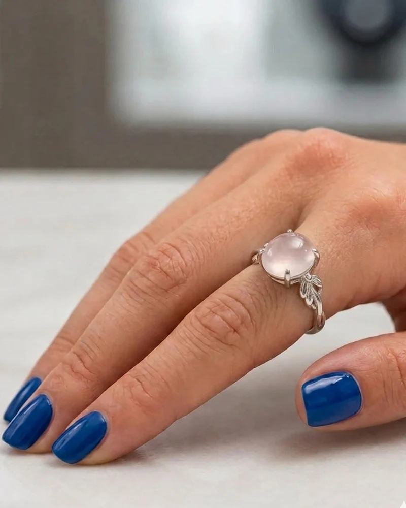 Anillo plateado de cuarzo rosa