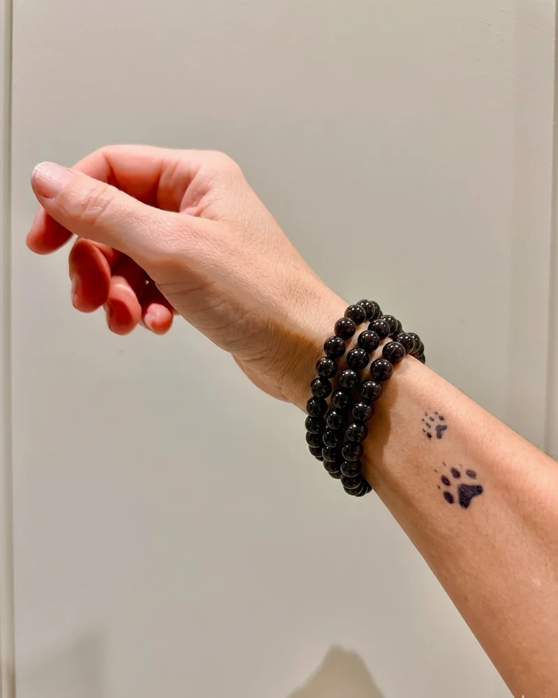 Pulsera de bolas de granate no facetado