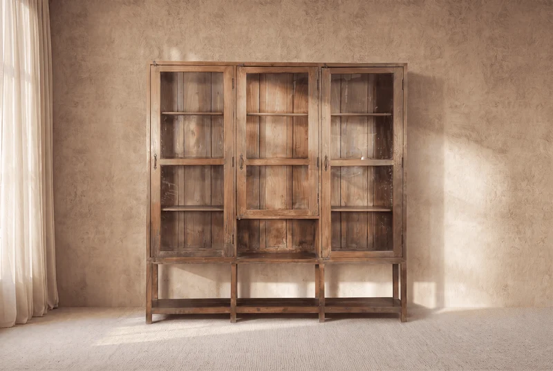 Vitrina expositora de madera natural 207x35x205cm - Indian Treasures