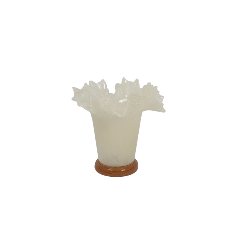 Jarrón artesanal de vidrio ondulado Loa Vanilla