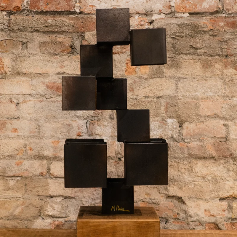 Escultura multicúbica Tubo - Mario Ruiz
