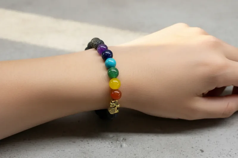 Pulsera 7 chackras en piedra de lava con elefante
