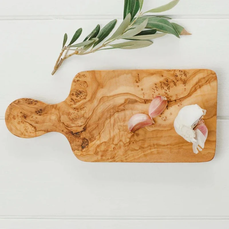 Tabla rectangular para servir y cortar de madera de olivo con mango Selbrae