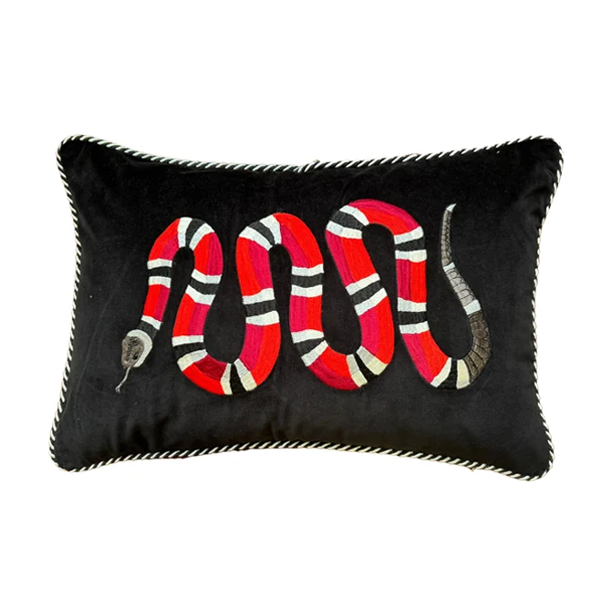 Cojín terciopelo serpiente