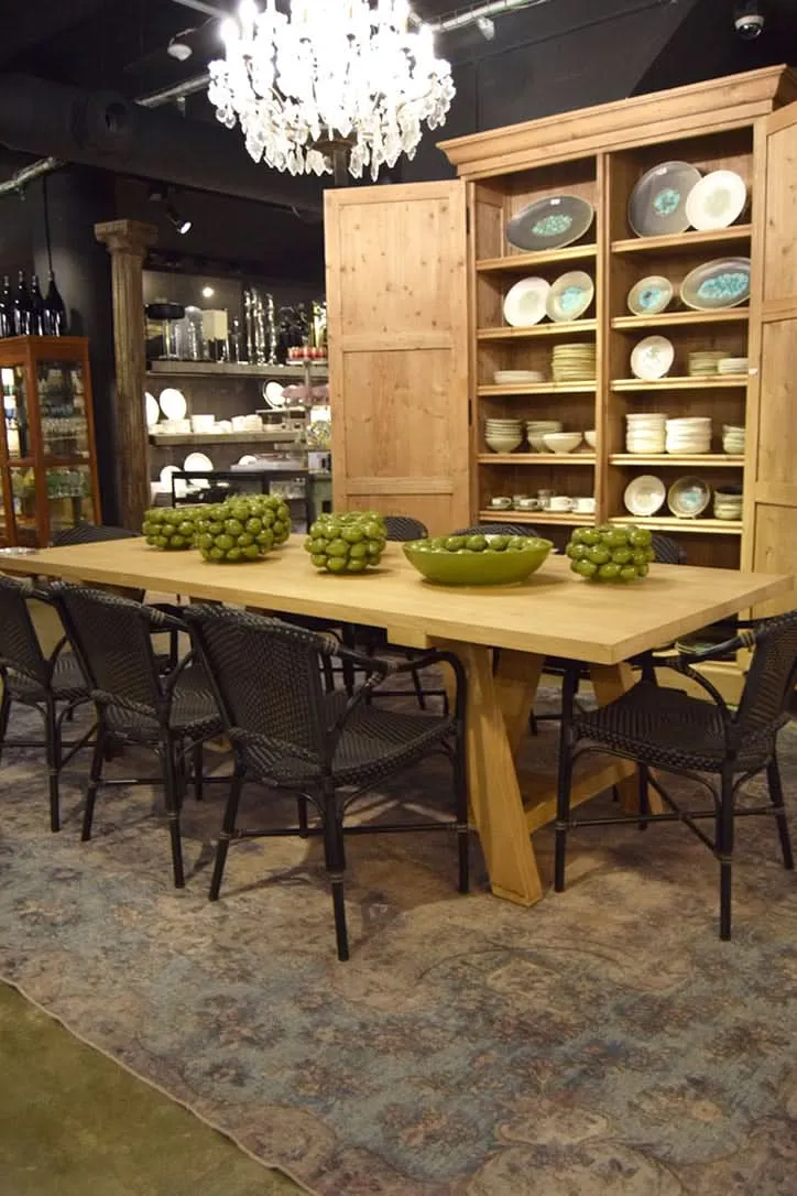 Mesa de comedor madera castaño 260x110
